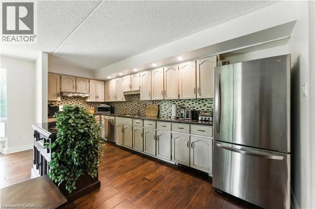 384 ERB Street W Unit# 404, #404