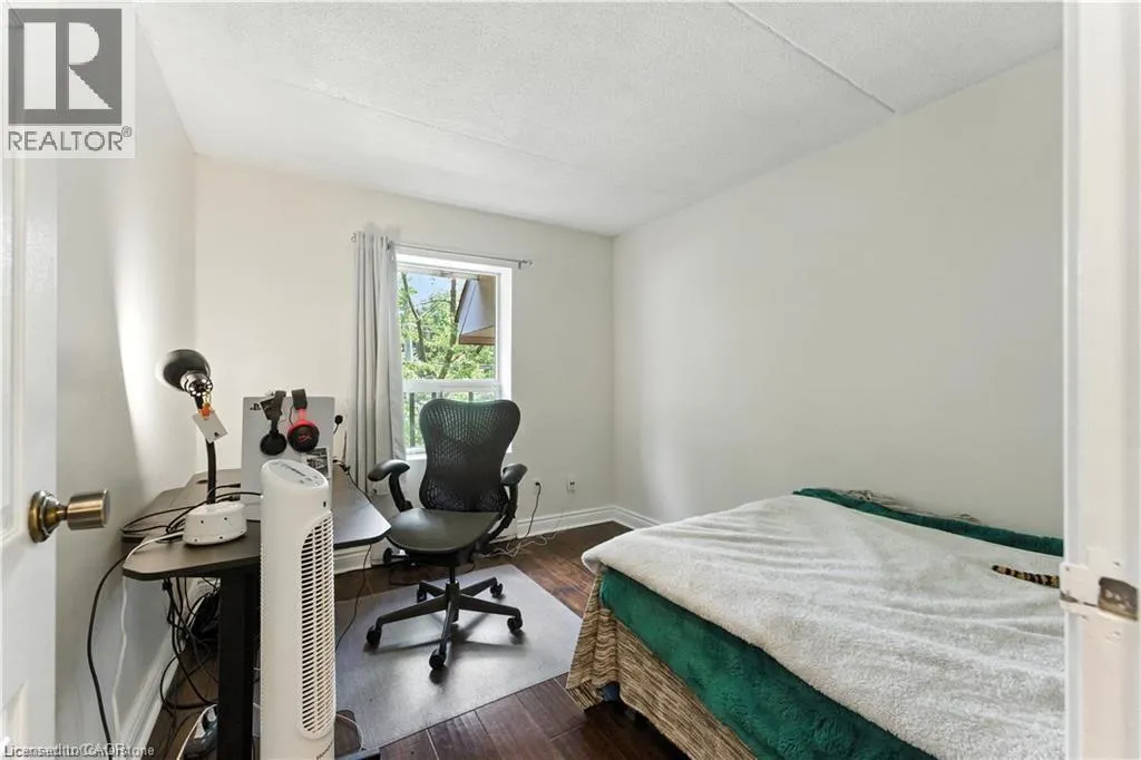 384 ERB Street W Unit# 404, #404