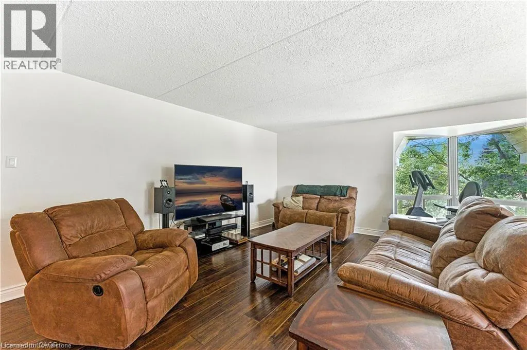 384 ERB Street W Unit# 404, #404