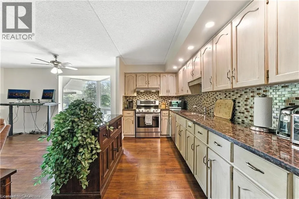384 ERB Street W Unit# 404, #404