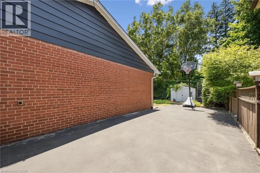 1059 MARLEY Crescent