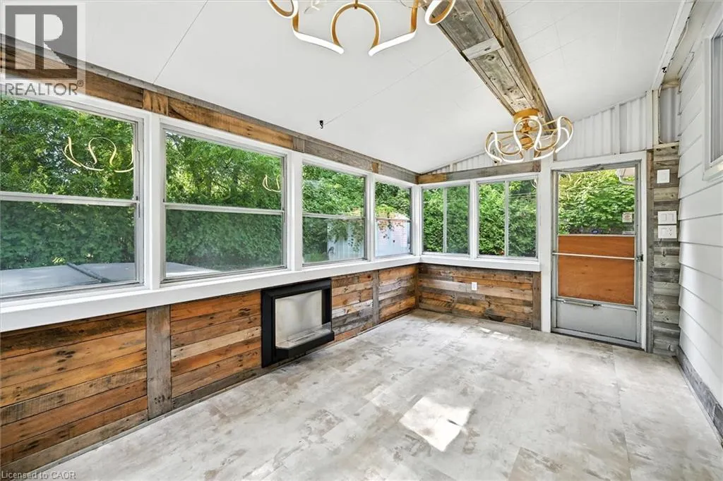1059 MARLEY Crescent