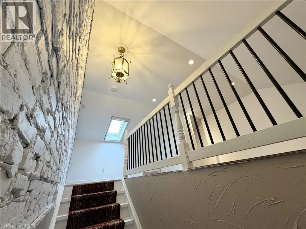 13 GRAND RIVER Street N Unit# 2, #2