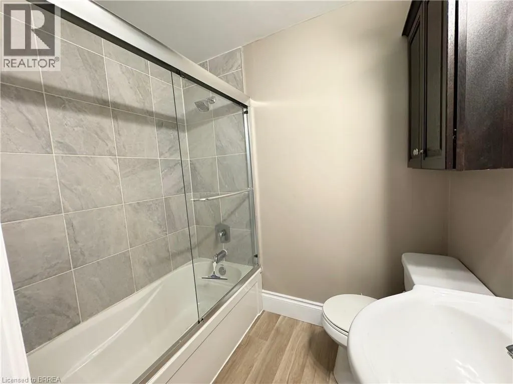 13 GRAND RIVER Street N Unit# 2, #2