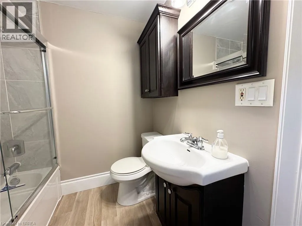 13 GRAND RIVER Street N Unit# 2, #2