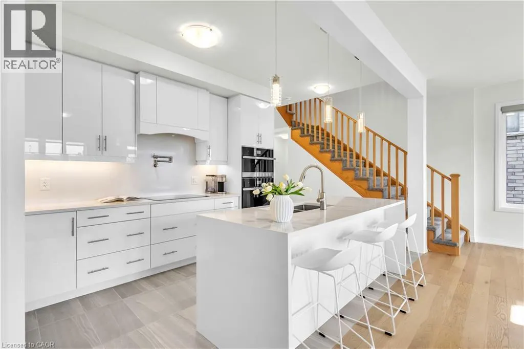 35 CROSSMORE Crescent
