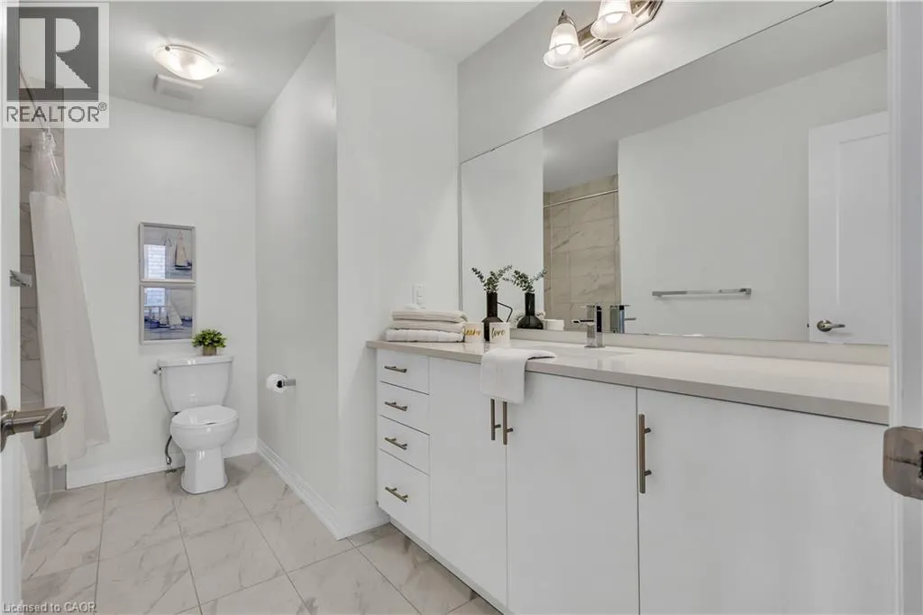 35 CROSSMORE Crescent