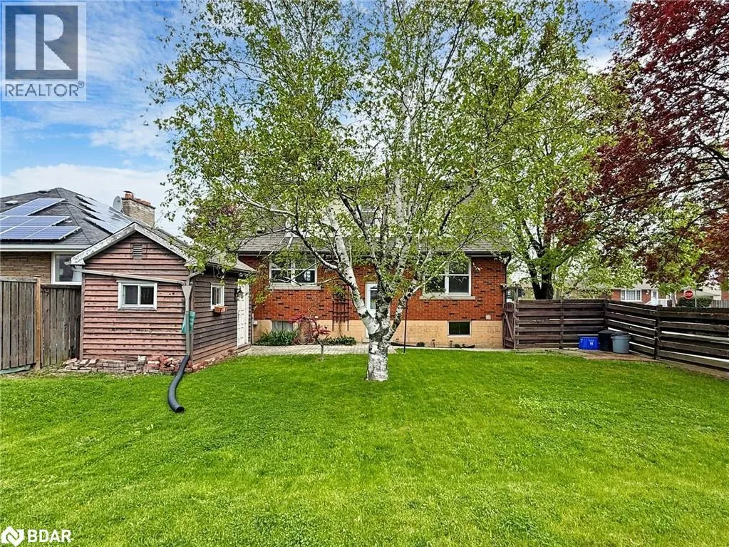 124 MCELROY Road E