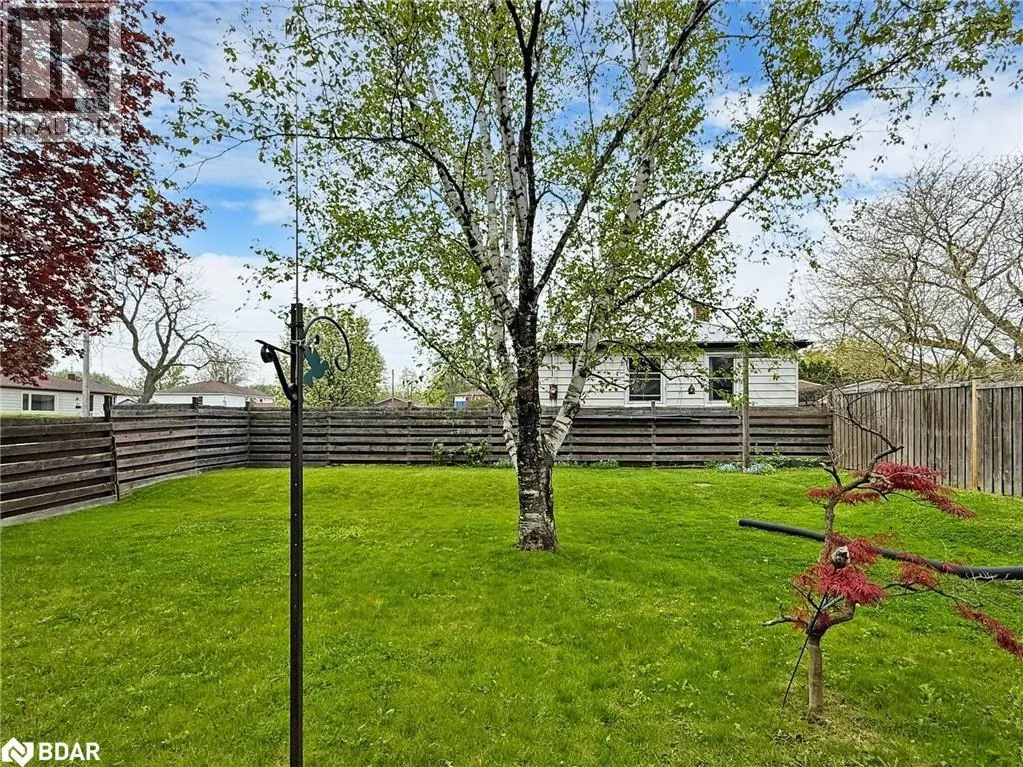 124 MCELROY Road E