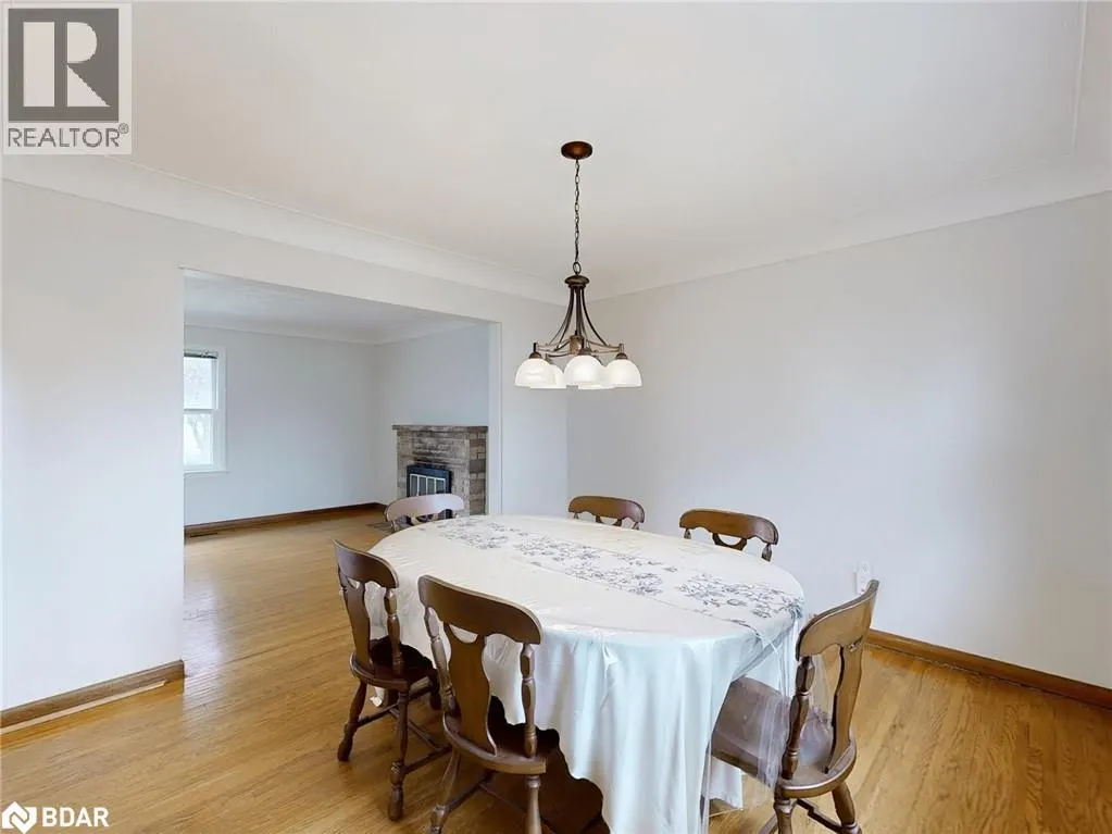 124 MCELROY Road E