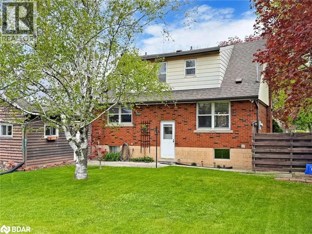 124 MCELROY Road E