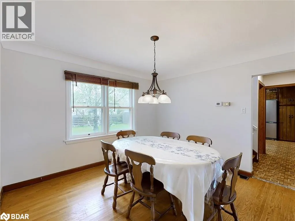 124 MCELROY Road E