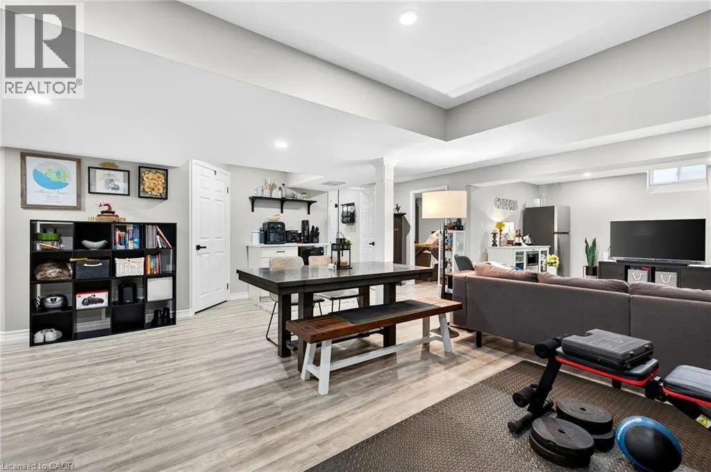 4118 PINCAY OAKS Lane