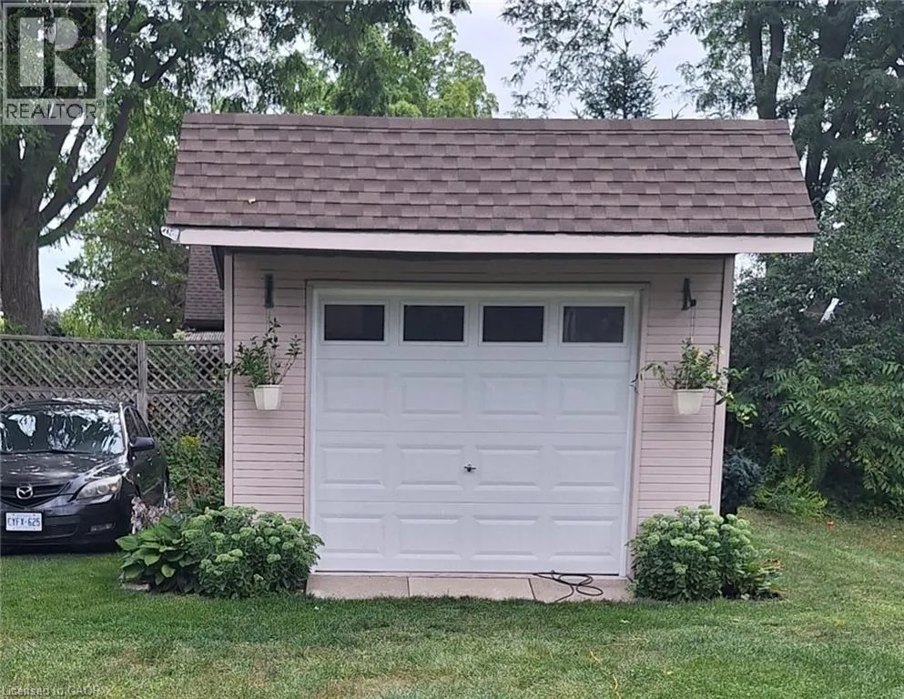 69 BEE Street