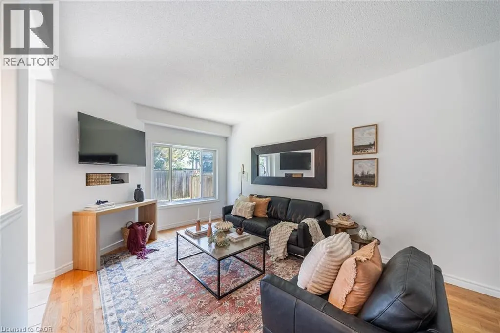 10 LIDDYCOAT Lane Unit# 4, #4