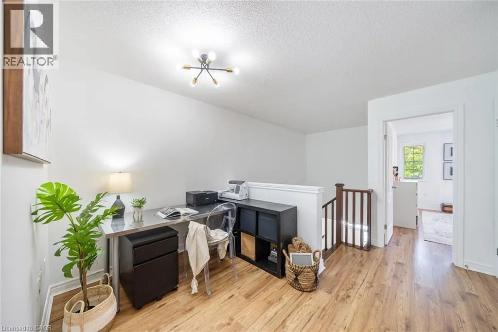 10 LIDDYCOAT Lane Unit# 4, #4
