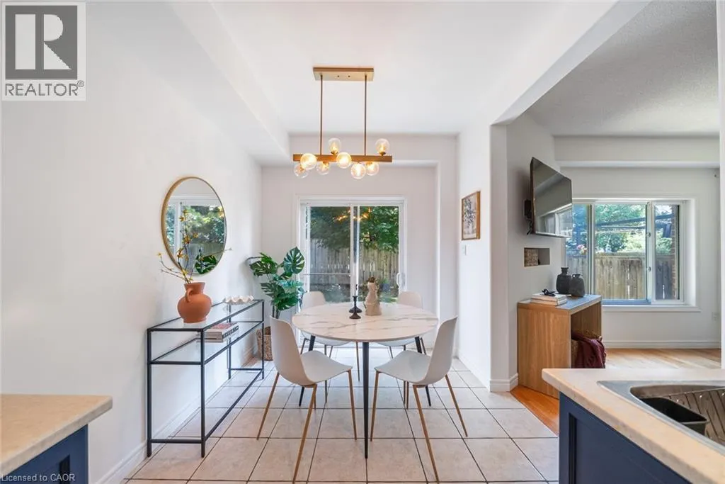 10 LIDDYCOAT Lane Unit# 4, #4