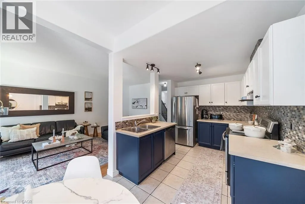10 LIDDYCOAT Lane Unit# 4, #4