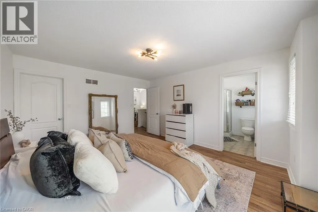 10 LIDDYCOAT Lane Unit# 4, #4