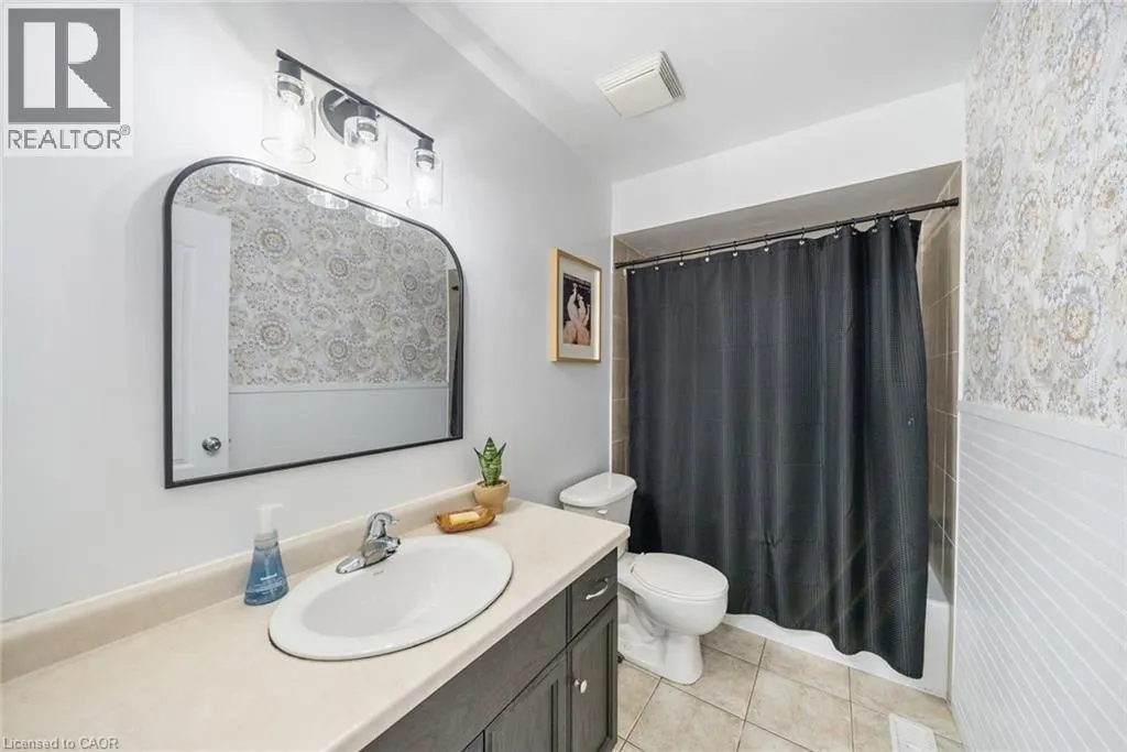 10 LIDDYCOAT Lane Unit# 4, #4