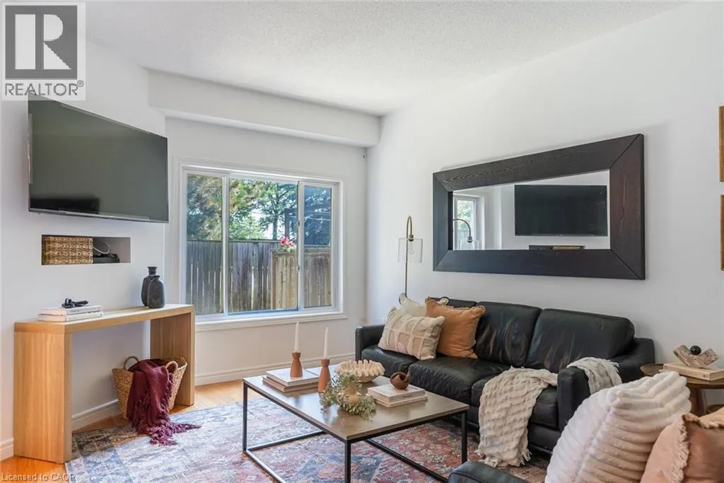 10 LIDDYCOAT Lane Unit# 4, #4