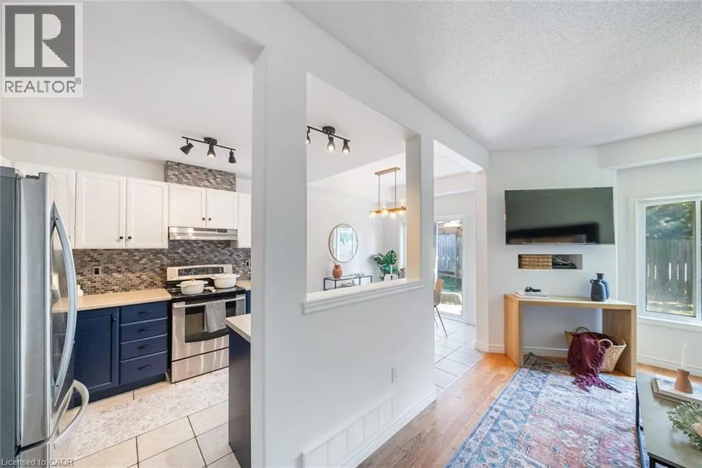 10 LIDDYCOAT Lane Unit# 4, #4