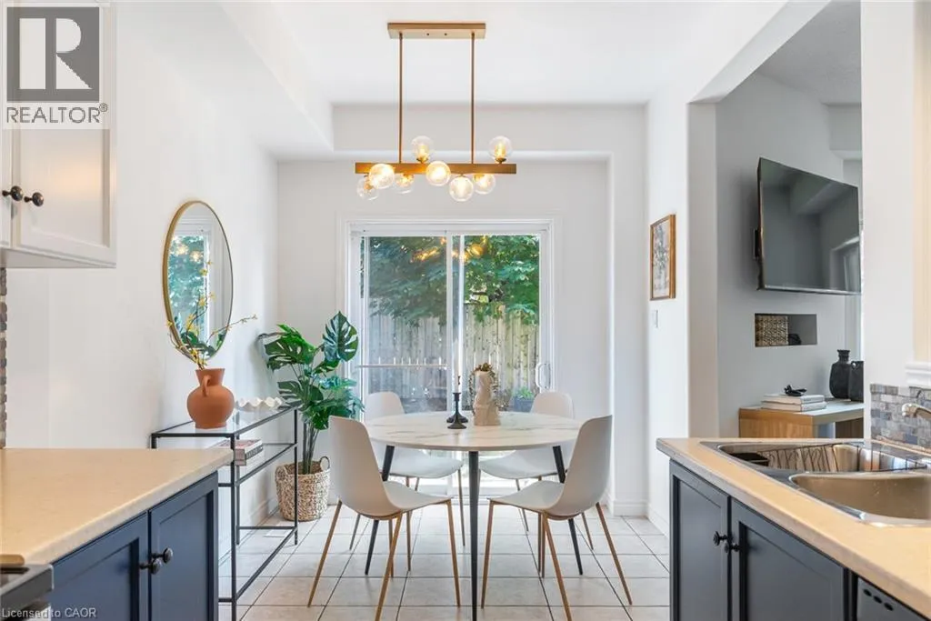 10 LIDDYCOAT Lane Unit# 4, #4