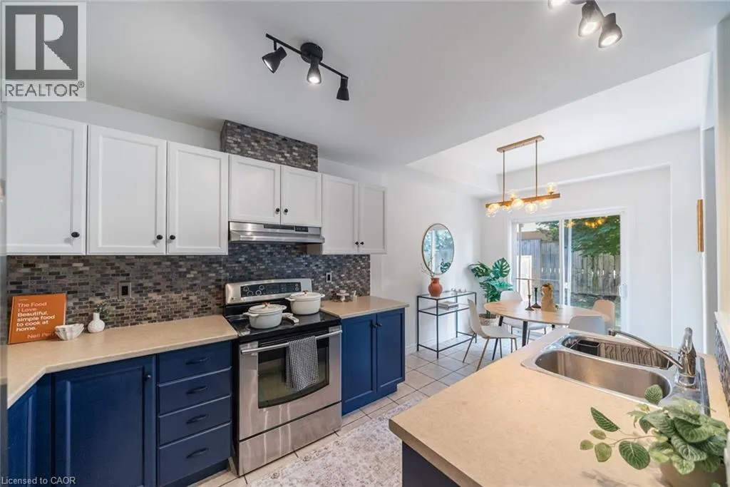 10 LIDDYCOAT Lane Unit# 4, #4