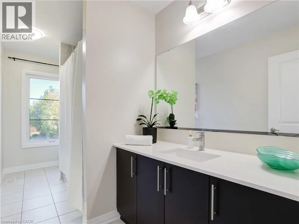 4 SLATER STREET