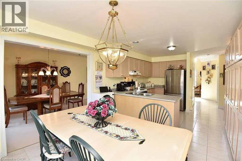 13 CHIANTI Crescent