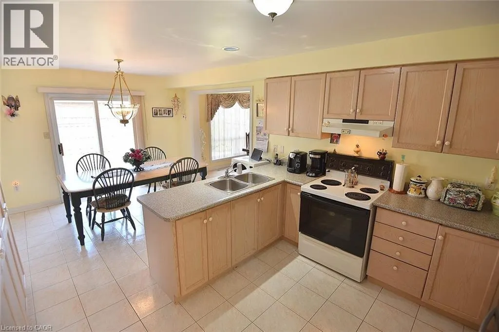 13 CHIANTI Crescent