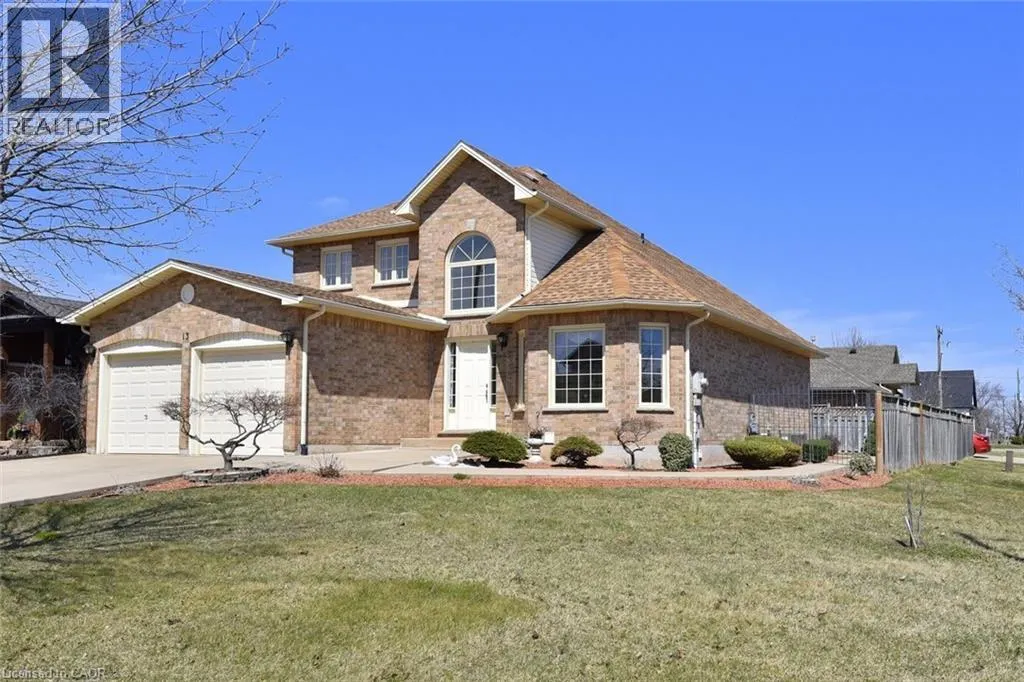 13 CHIANTI Crescent