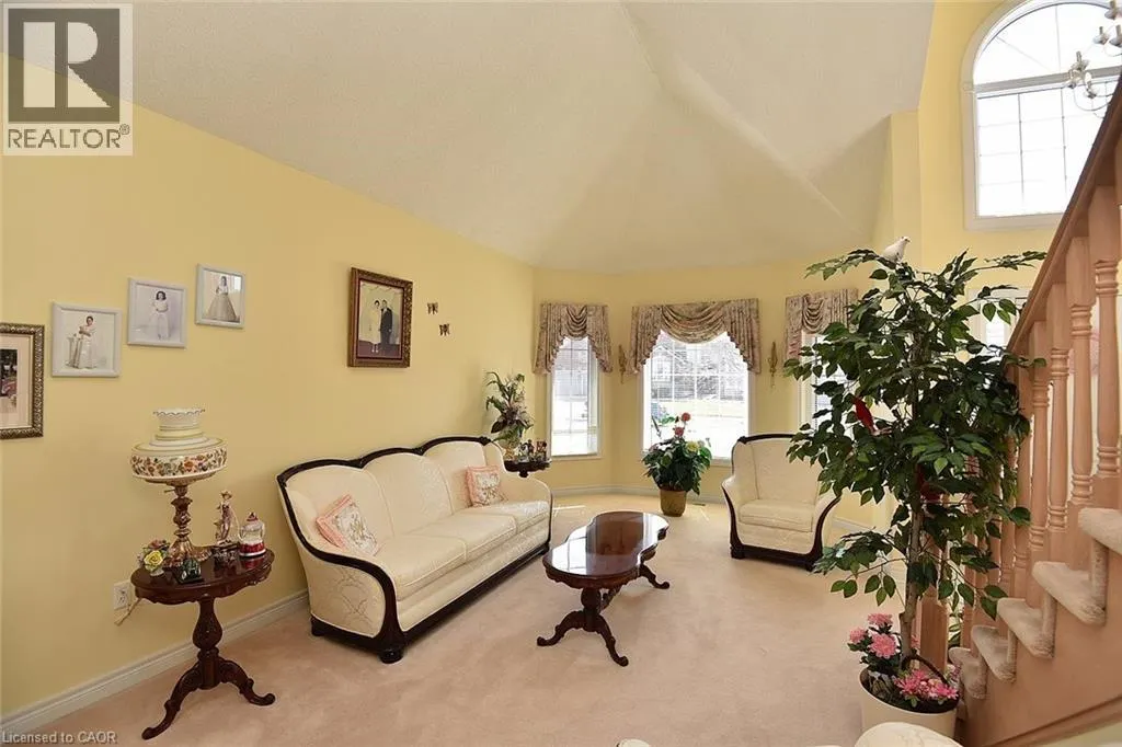 13 CHIANTI Crescent