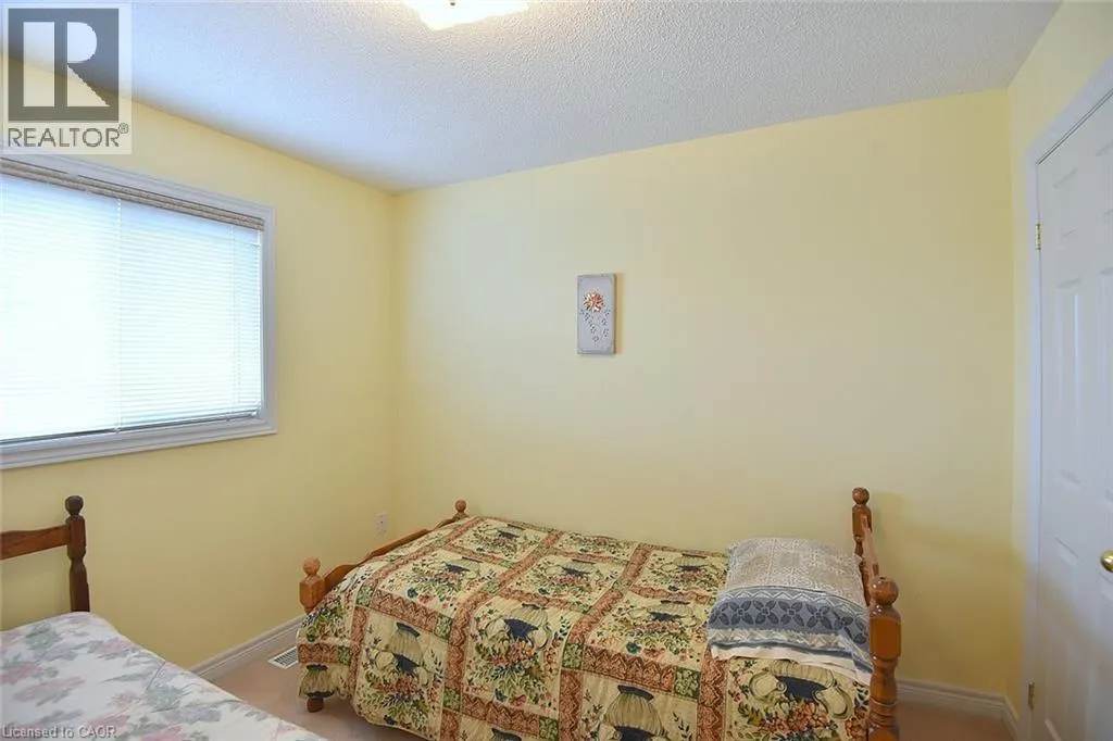 13 CHIANTI Crescent