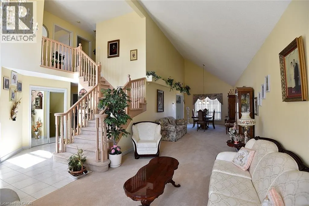 13 CHIANTI Crescent