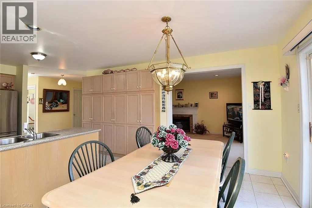 13 CHIANTI Crescent