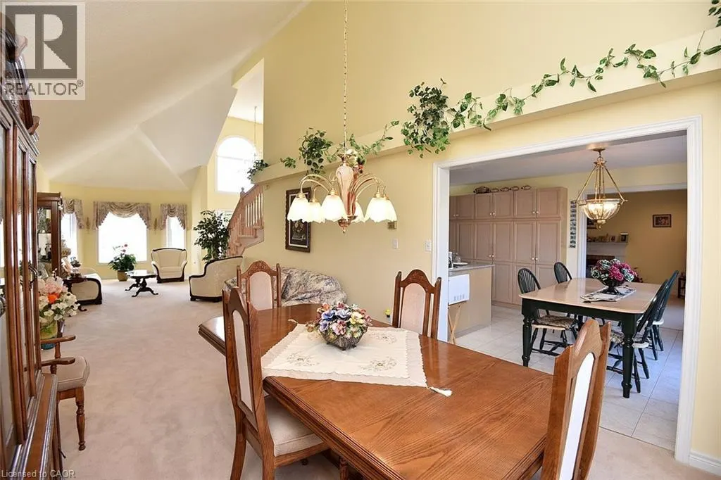 13 CHIANTI Crescent