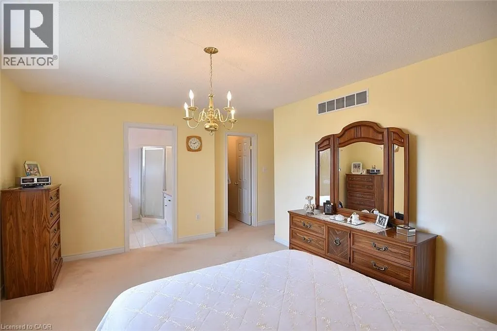 13 CHIANTI Crescent
