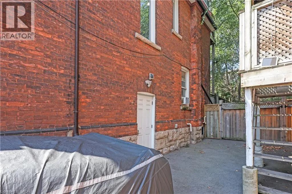 28 EASTBOURNE Avenue