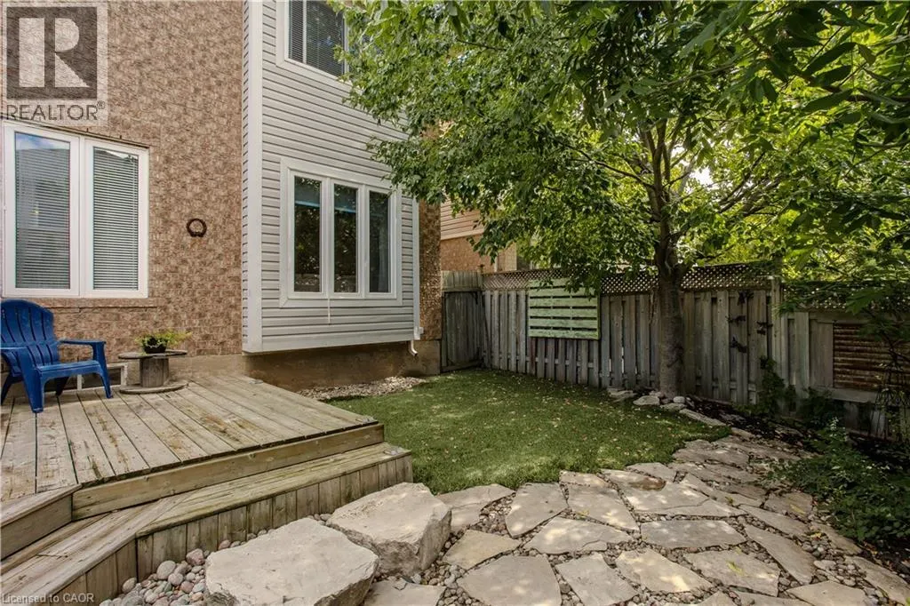 2214 KENNETH Crescent