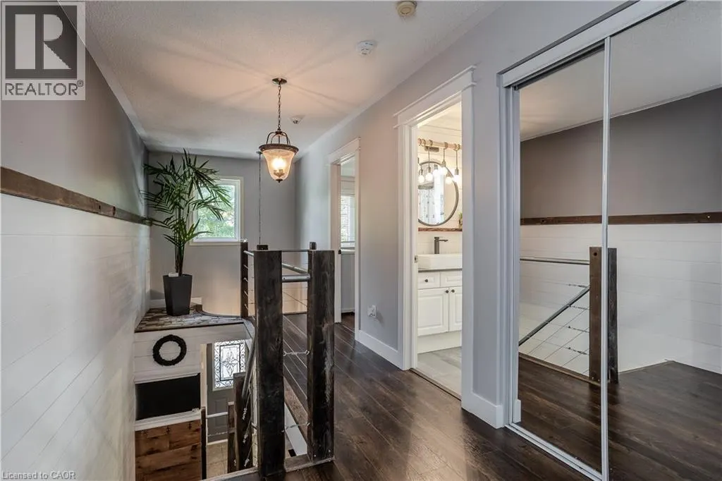 2214 KENNETH Crescent