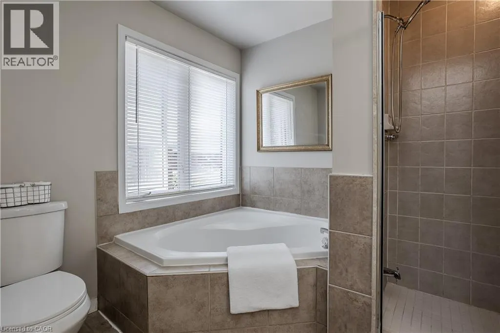 2214 KENNETH Crescent