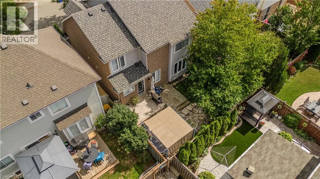 2214 KENNETH Crescent
