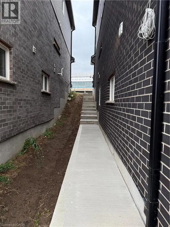 685 THOMAS SLEE Drive Unit# Basement, #Basement