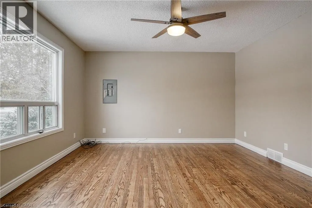 113 BEVERLY Street Unit# MAIN FLOOR, #MAIN FLOOR
