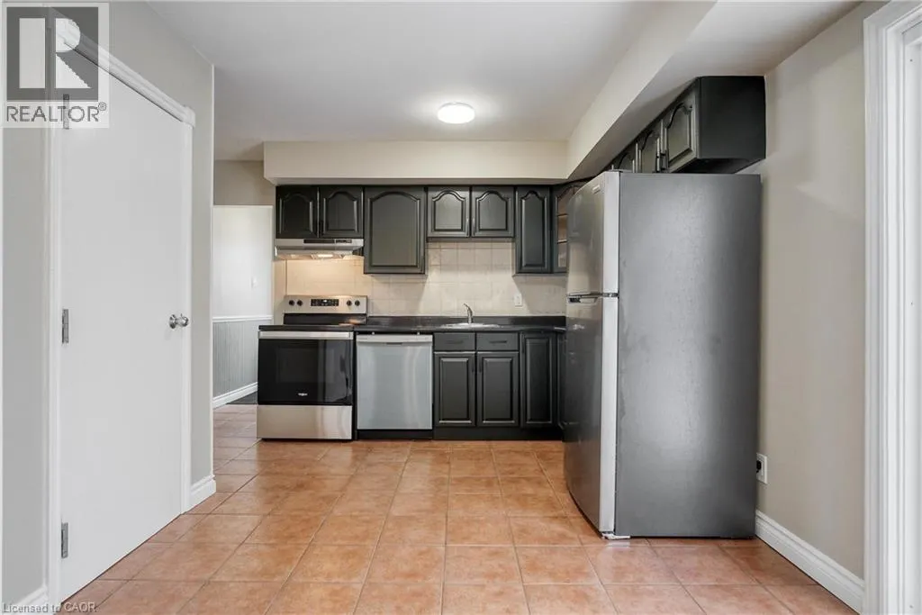 113 BEVERLY Street Unit# MAIN FLOOR, #MAIN FLOOR