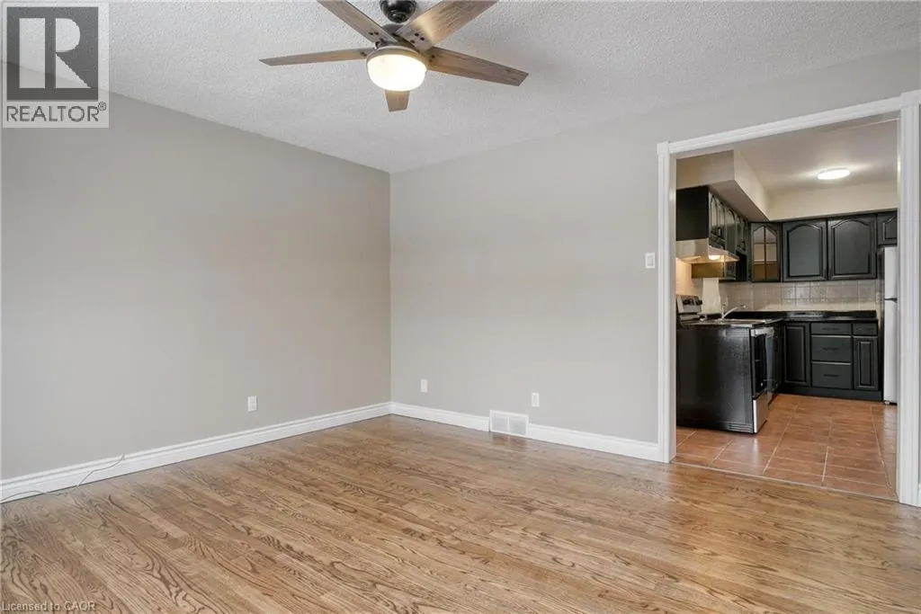113 BEVERLY Street Unit# MAIN FLOOR, #MAIN FLOOR