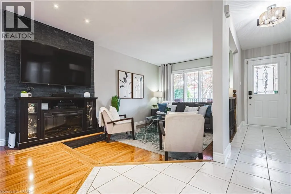 176 HIGHLAND Road W