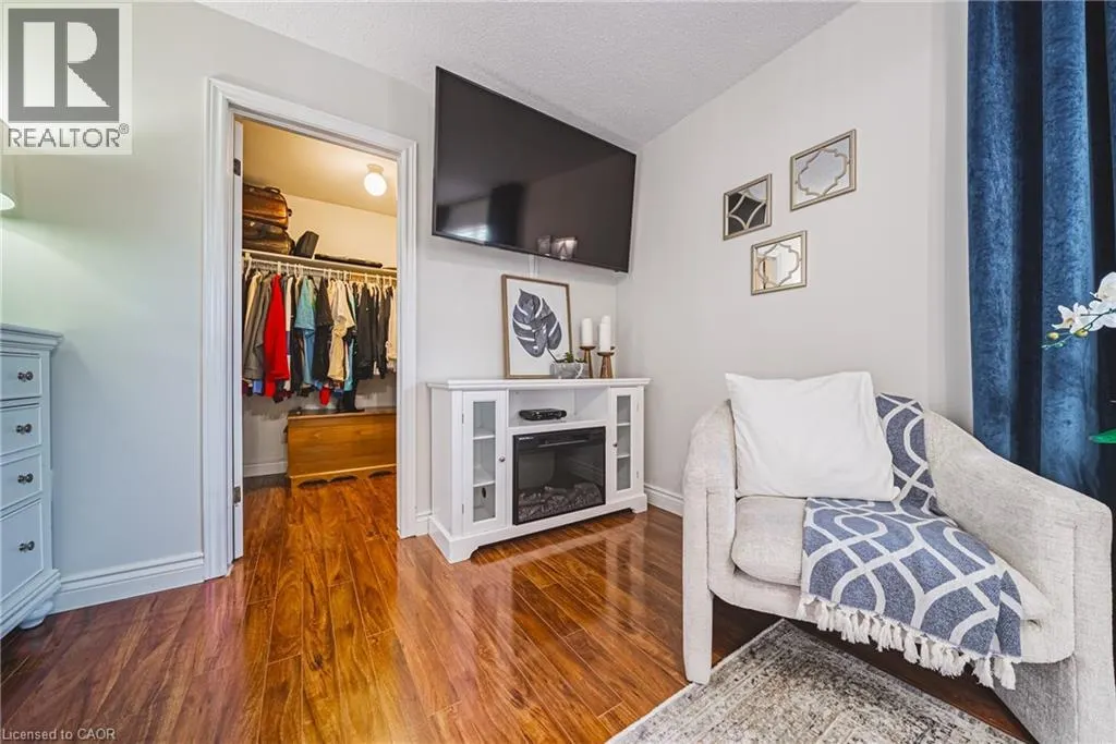 176 HIGHLAND Road W
