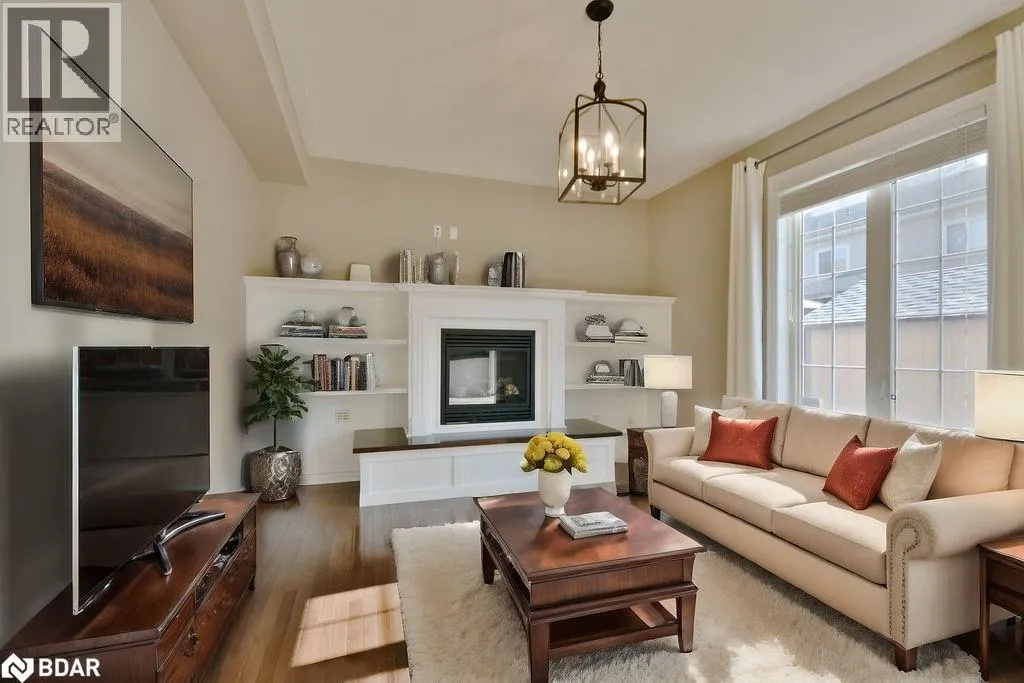 166 SUCCESSION Crescent